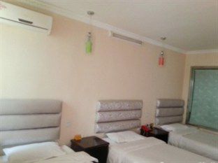 Xinhang Hotel Урумчи Экстерьер фото