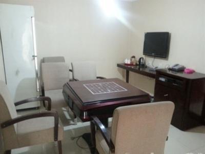 Xinhang Hotel Урумчи Экстерьер фото